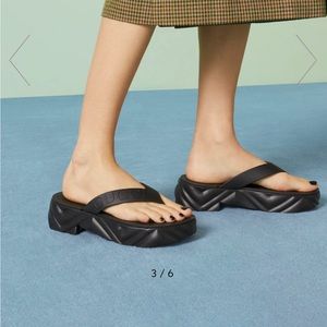 Logo-embossed rubber platform sandal
